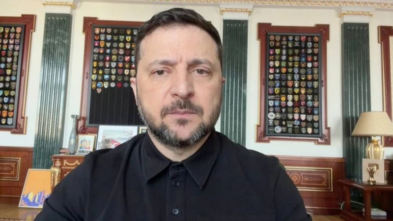 زيلينسكي يتهم بوتين بالتجنيد الجماعي