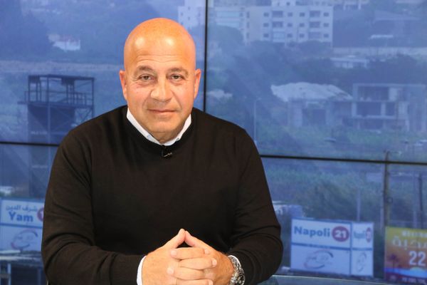 ايران تكوع وتضغط زر 