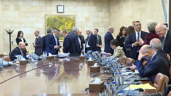 رواتب رسمية… وضريبة شعبية