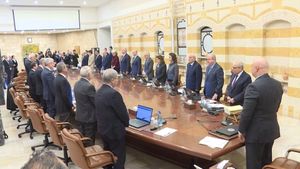 جلسة بعبدا... زيادات ورواتب وتعيينات