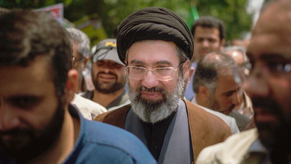 من هو مجتبى خامنئي؟