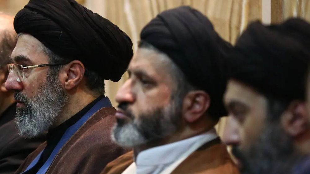 غموض خامنئي... العين على النوروز