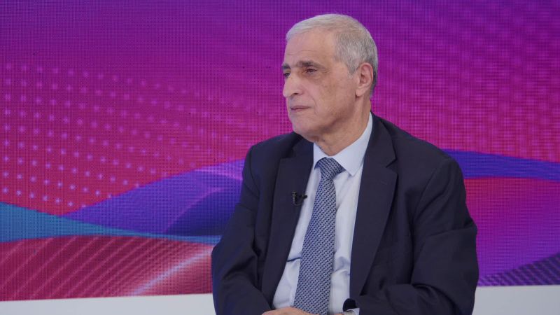نبيه بري يعوّل على الميدان... قاسم هاشم يكشف كواليس "مقاطعة الحكومة" وحقيقة "الشرخ بين الثنائي"!
 