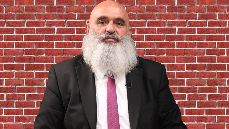 اشكال شيعي كبير على الهواء وعلي فياض يُتَّهَم انه "امرأة"...ابراهيم الصقر: "انت عوني!"