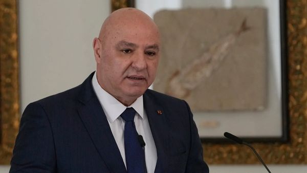 دعوة رئاسية لإنصاف العاملين