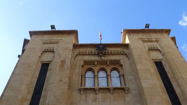 الإستحقاق النيابي على مفترق طرق... تطبيق القانون أم تأجيل الإنتخابات؟  