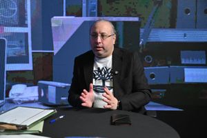 من البرادات والغسالات إلى جدار الصوت… عامر الطبش يكشف: كيف يُدرج اسمك على لائحة الاستهداف