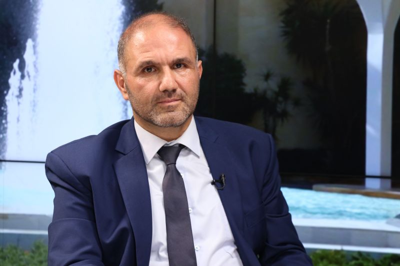 فضائح أمنية و"جنسية" تهز لبنان وتمهّد لمعركة خطيرة: محامي شهير يكشف مخطط "الحزب وضباط الأسد"!
