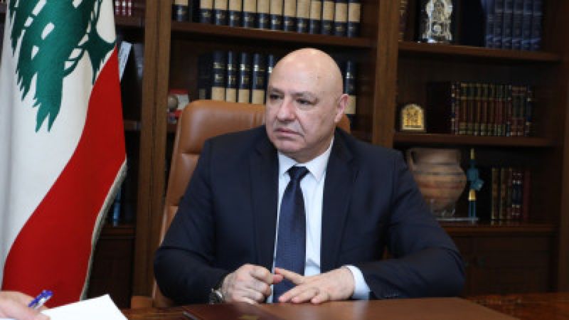 سياسة واقتصاد في بعبدا