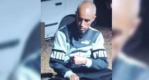 انتحال صفة وتهريب عبر الحدود: قصة «أبو عمر» كاملة