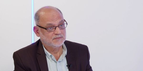 خرائط تتغير وإنذار يقترب! قاسم قصير بتصريحات خطيرة: أسبوعان حاسمان وفشل اتصالات وخوف من نظام الشرع
