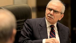 سلام يكسر المحرمات