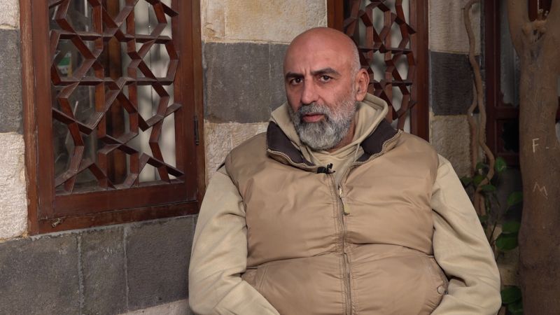 "مفجّر الضاحية الوهمي" يخرج من السجن ويكشف الفضائح: "أبو العز" السوري يهدّد بتسخين الحدود اللبنانية!