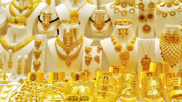 الذهب يهتز.. والمستثمرون في حالة صدمة عالمية 