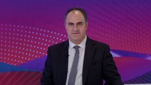 عيب عليكن يا قوات... نائب التيار يفتح النار على نواف الموسوي: "فلتان من عقاله" وكلامه لن يمر مرور الكرام!