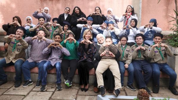 السيدة الأولى تتفقّد دار الأيتام الاسلامية...