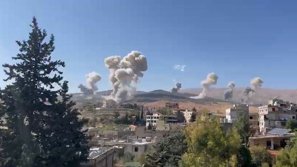 غارات كثيفة على جبال لبنان... وشهيدان سقطا

