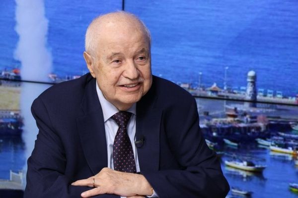 طلال أبو غزالة يوزع ثروته وبنك أسراره ويعتذر: انهيار الكوكب وانفجار في 2027 ومجاعات- اصحوا يا شباب
