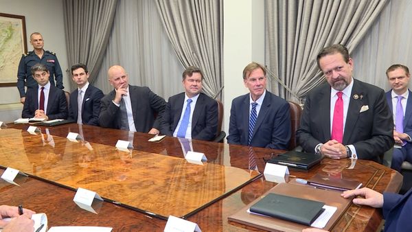 تهديد مباشر من وفد الخزانة الأميركية
