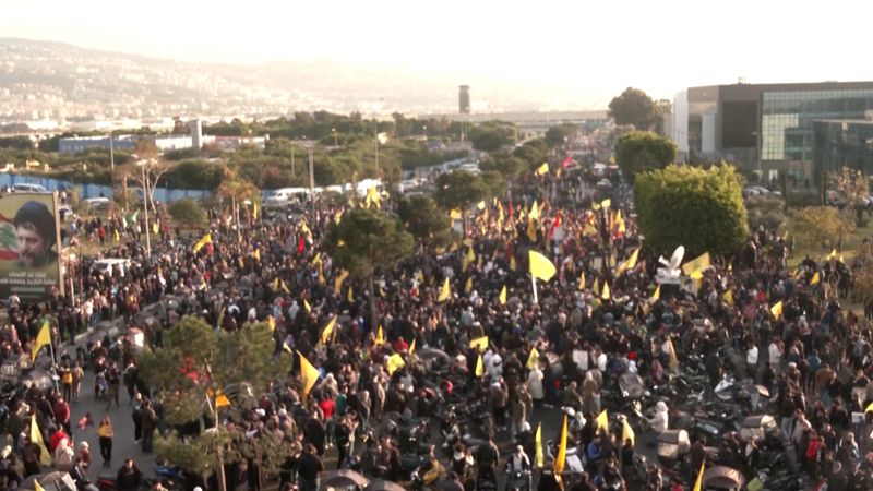 في وقت الجلسة الشارع مكتظ.. ما علاقة الحزب؟
