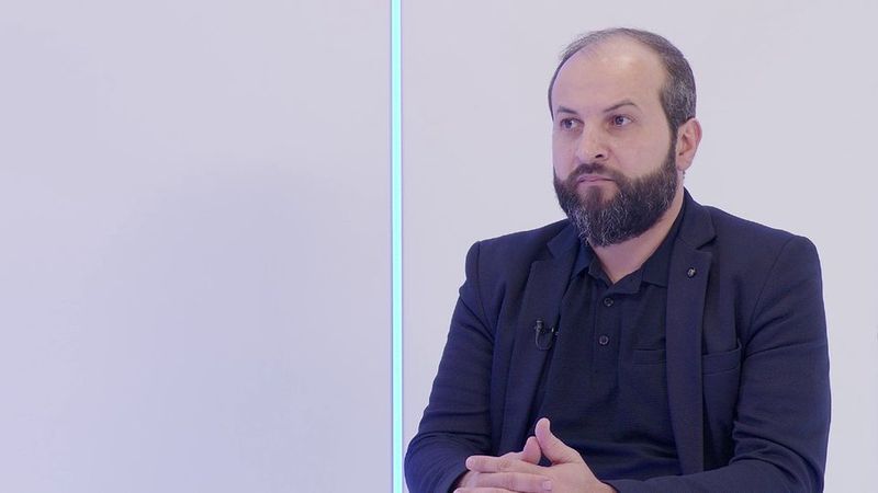 قاسم يوسف يتلو بيان "سلام لبنان واسرائيل" ويفجّر مفاجأة كبرى بشأن ترسيم الحدود مع الشرع ونتنياهو!