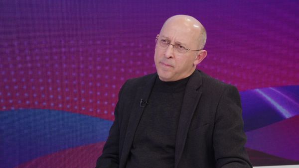 آلان عون يتعاطف مع الحريري: كلانا طُعن من 