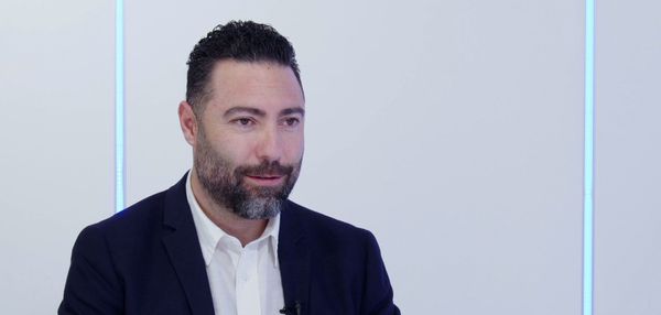 لفتح السفارة اللبنانية في تل أبيب وإغلاقها في طهران.. طوني بولس بتصريحات ناريّة: إسرائيل أنقذت لبنان
