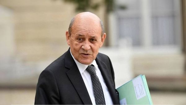 لودريان إلى لبنان