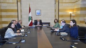 سلام يفتح أبواب الحوار مع باريس