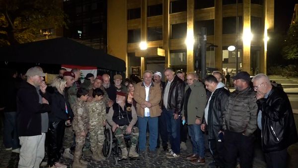 العسكريون المتقاعدون يرفعون الصوت