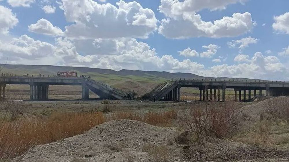 بعد التهديد... إیران تحت النار