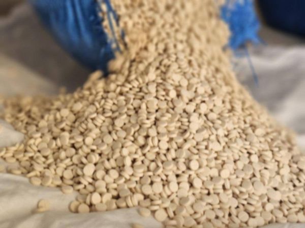 ليس منزلاً عادياً… ورشة مخدرات متكاملة في الربوة
