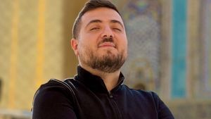 بعد تجاوزه الخطوط الحمراء.. علي برو وراء القبضان