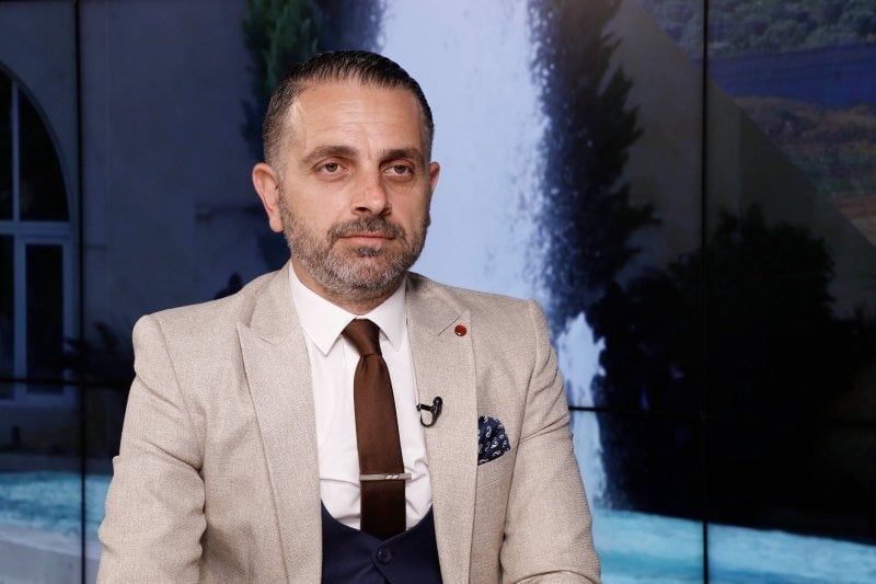اعتقال الحاج وفيق وضرب نقليات صواريخ الحزب: سامر زريق يعلن ساعة الصفر وخطة الاصطدام بـ"كيس الأموات"!