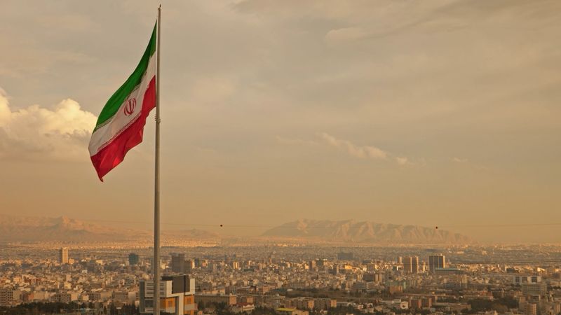 لبنان يوجّه رسالة حاسمة إلى طهران...