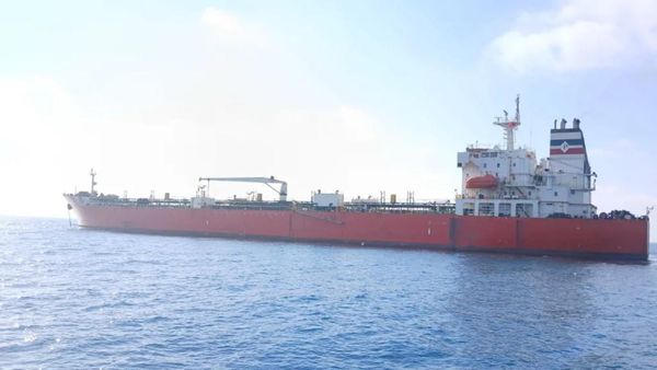 منشأ مزوّر وفواتير ملفّقة.. باخرة HAWK III تكشف شبكة فساد دولية