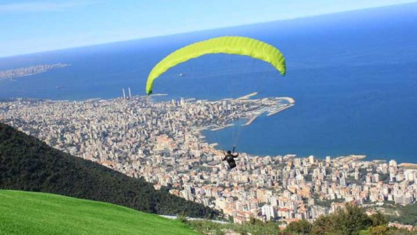 خطأ في الإقلاع يُسقط طائرة شراعية في حريصا