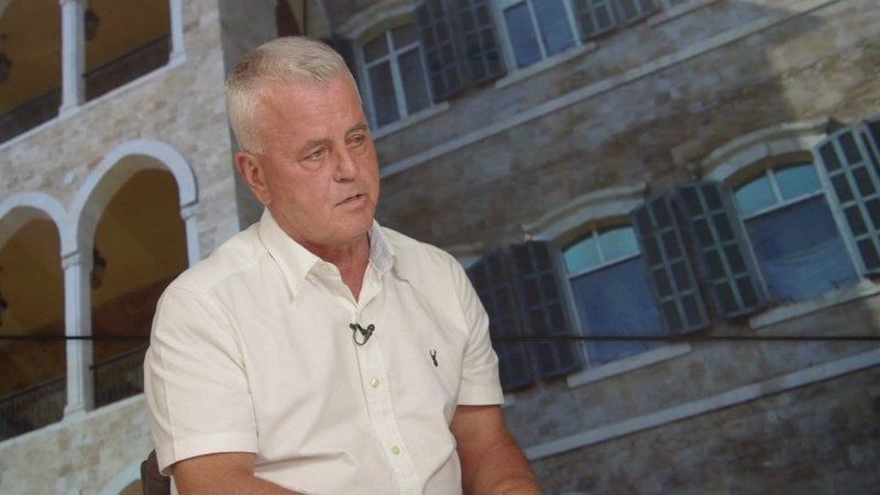 مجموعة واتساب أمنية تشمل لبنان وإسرائيل: جنرال شهير يتحدث عن عودة الحرب ومخطط "الداهية" أحمد الشرع!
