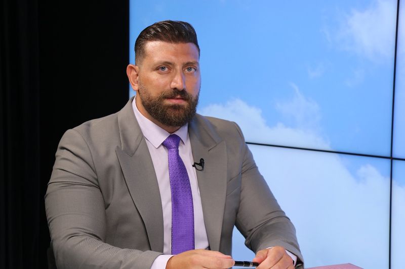 إهمال وتقصير وزارة الشباب والرياضة وسبب وفاة عمر سنجر.. الطيران الشراعي في لبنان إلى أين؟