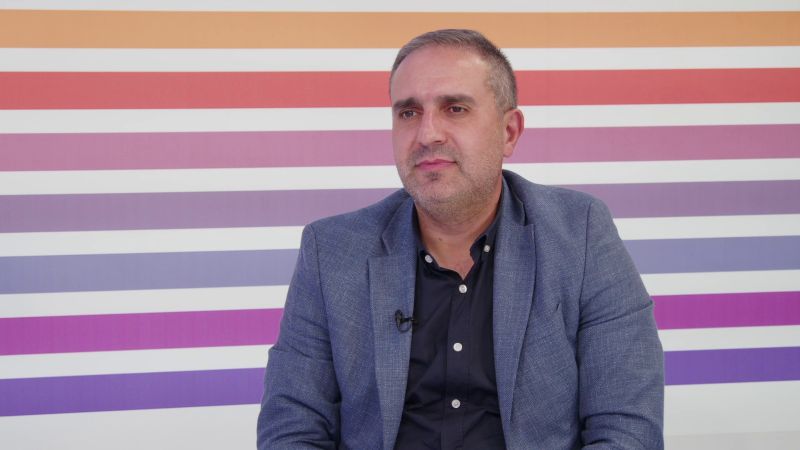 قيادي "إشتراكي" بارز يكشف سرّ إشارة جنبلاط ويفند رسالة الحزب: "نقض تعهداته" والضغوط كبيرة!
