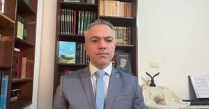 الأذرع قُطعت والإيراني باع الحزب
