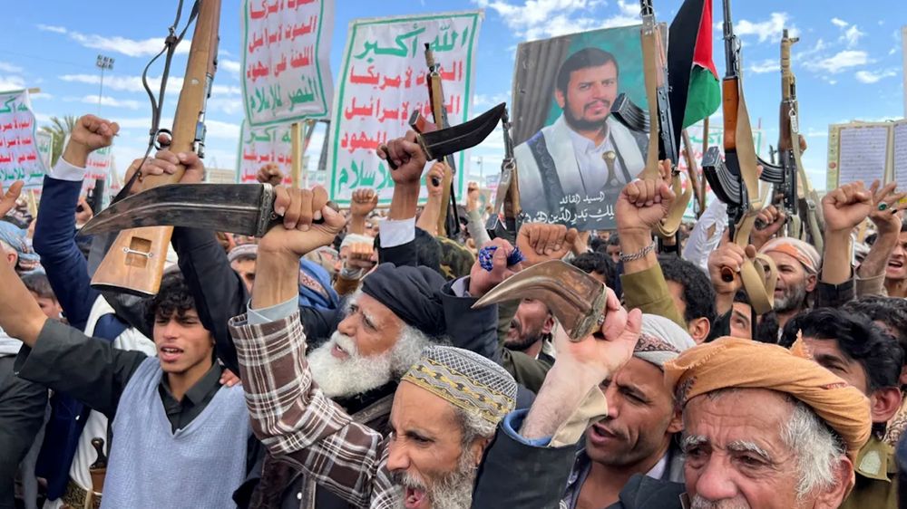 تعاون غير مسبوق يربط الحوثيين وعدد من التنظيمات المسلحة الإقليمية