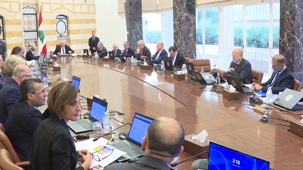 قنبلة على طاولة مجلس الوزراء.. وغضب المودعين يشتعل