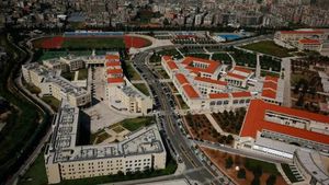 التمديد لرئيس الجامعة اللبنانية.. على حساب القانون؟