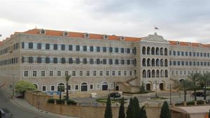 إجراءات صارمة ومساعدات للنازحين 