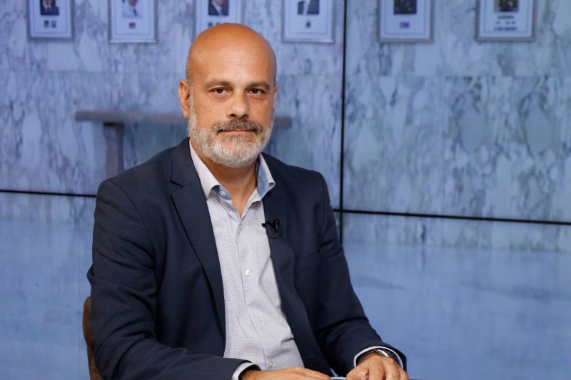 أحمد الشرع تجاوز الخطوط والوضع السوري مخيف.. وليد الأشقر يهاجم السلاح ويفتح ملف الكازينو
