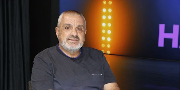 لهذا السبب بكيَ نمر جبر وهذا ما كشفه عن علاقته بوائل عرقجي.. هل اعتذر منه ابراهيم منسّى؟