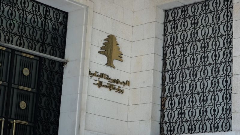 عمليّة معقّدة لوزير الاتصالات: إحياء قطاع غارق في الفساد