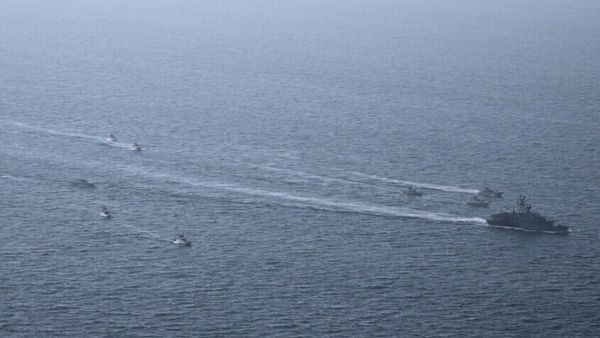 توتر في الملاحة.. عبور سفن أميركية مضيق هرمز 