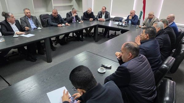 منع الشاحنات اللبنانية… ما هي حجة السورية؟